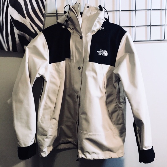 the north face 1990 vintage white
